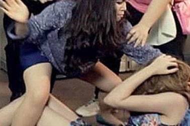 Từ clip đánh ghen ở Vĩnh Phúc, cay đắng ngẫm đến nửa đời trút hận lên tình địch