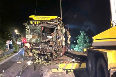 Vụ ô tô chở 36 người rơi xuống vực đèo Bảo Lộc: Tạm giữ tài xế xe khách