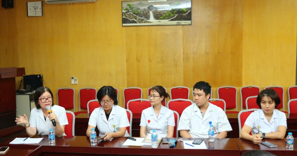 Người phụ nữ điều trị tâm thần vì đam mê chứng khoán - 1 Người phụ nữ điều trị tâm thần vì đam mê chứng khoán - 1