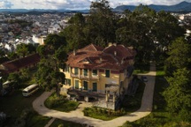 Vẻ đẹp rêu phong của Dinh Tỉnh trưởng hơn 100 tuổi ở Đà Lạt