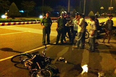 Một học sinh bị đâm chết giữa phố