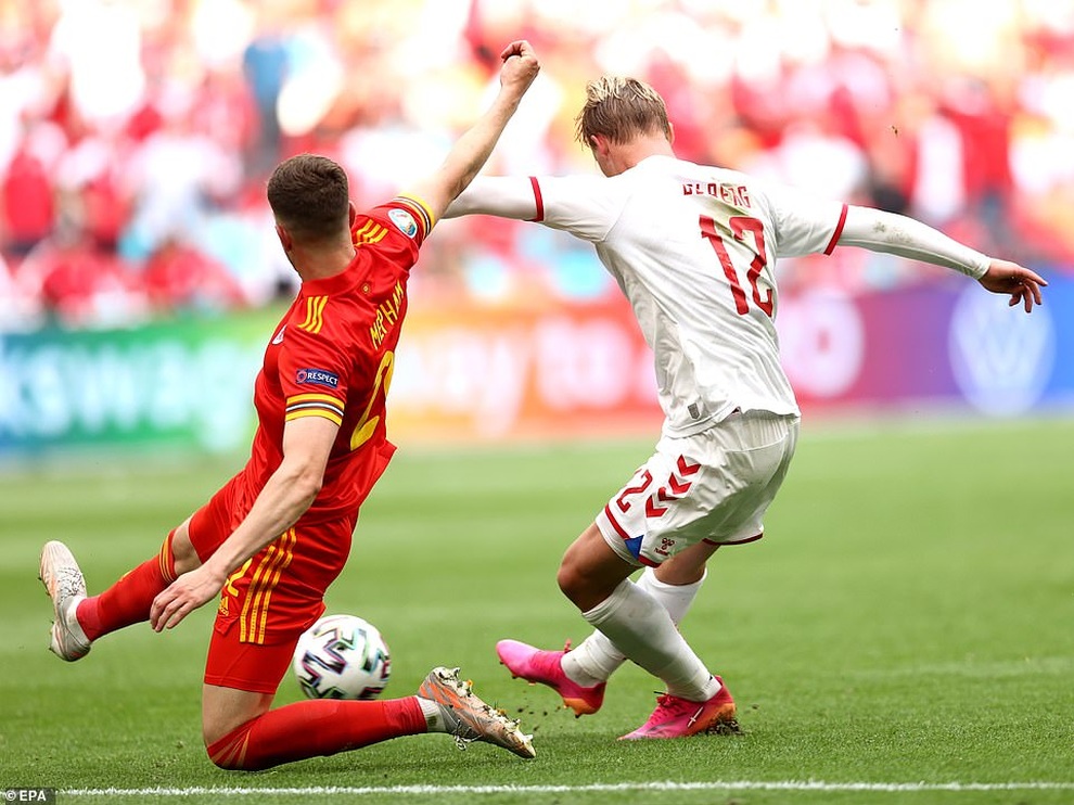 Siêu phẩm của người đóng thế Eriksen vào lưới Xứ Wales - 1 Siêu phẩm của người đóng thế Eriksen vào lưới Xứ Wales - 1