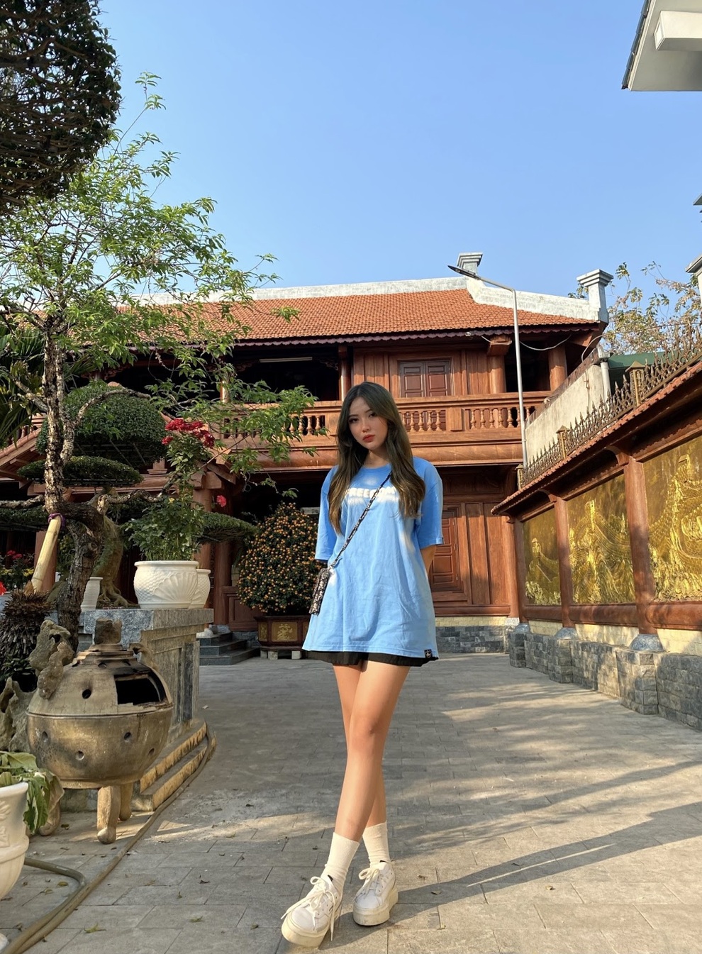Nữ sinh 21 tuổi sở hữu thân hình gợi cảm và đôi chân dài - 4 Nữ sinh 21 tuổi sở hữu thân hình gợi cảm và đôi chân dài - 4
