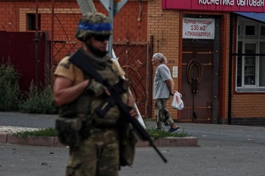 Nga đưa ra đề nghị với Ukraine ở Kursk sau tối hậu thư đầu hàng