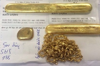 Khám phá đường dây chuyên tiêu thụ "siêu" vàng giả