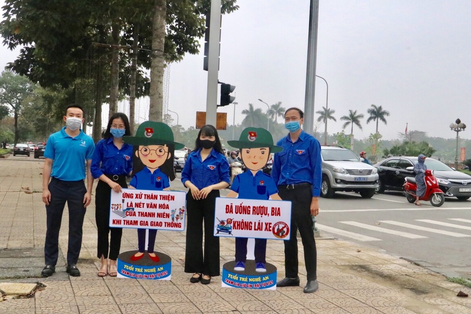 Thanh niên Nghệ An mượn xưởng may khẩu trang, chung tay phòng dịch Covid-19 - 7 Thanh niên Nghệ An mượn xưởng may khẩu trang, chung tay phòng dịch Covid-19 - 7