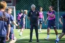 Công Phượng miệt mài tập luyện, quyết thoát cảnh dự bị ở Bỉ