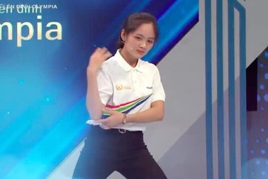Hot girl mới nổi của Olympia nhảy điêu luyện như idol Kpop