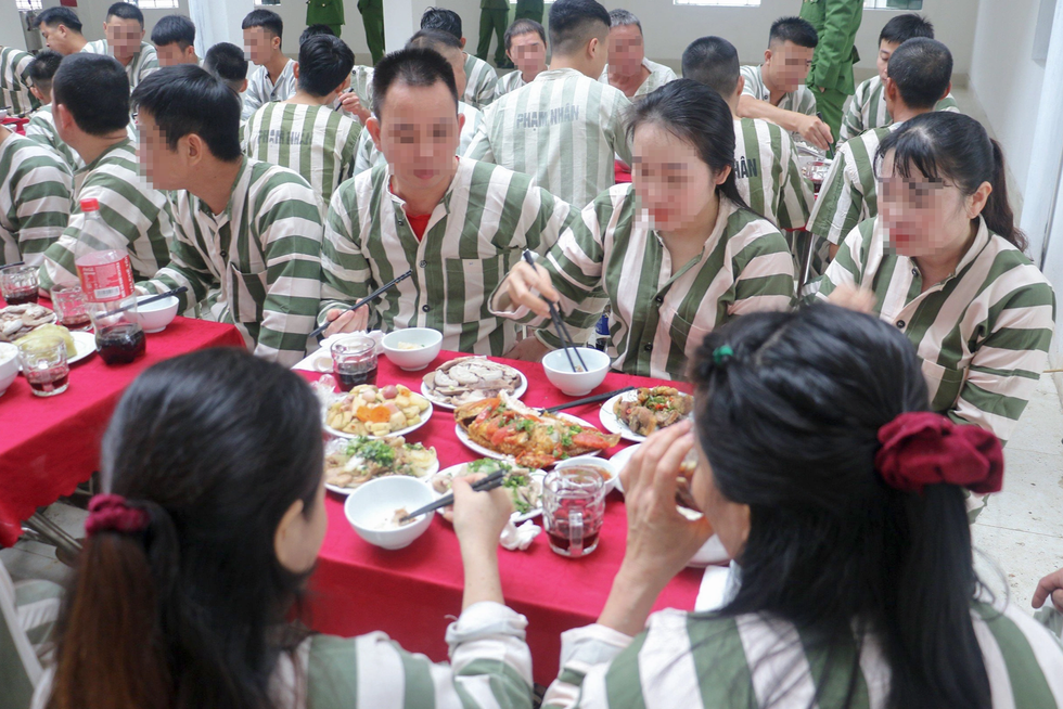 Bữa cơm đặc biệt nhắc chàng trai trót nhúng chàm ý nghĩa của tình thân - 3 Bữa cơm đặc biệt nhắc chàng trai trót nhúng chàm ý nghĩa của tình thân - 3
