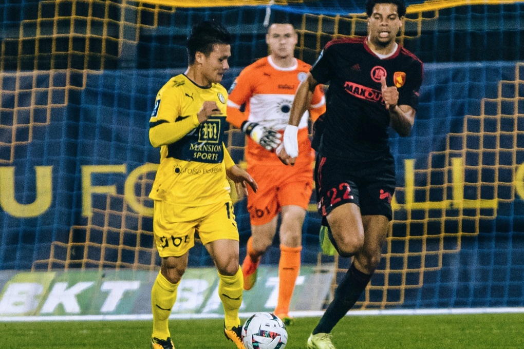 Quang Hải bị gạch tên trong ngày Pau FC chiến thắng - 1 Quang Hải bị gạch tên trong ngày Pau FC chiến thắng - 1