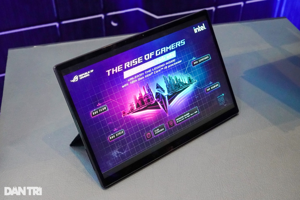 Cận cảnh máy tính bảng Gaming có chip Intel Core i9 - 2 Cận cảnh máy tính bảng Gaming có chip Intel Core i9 - 2