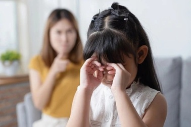 5 thói quen phổ biến phụ huynh nên tránh khi nuôi con