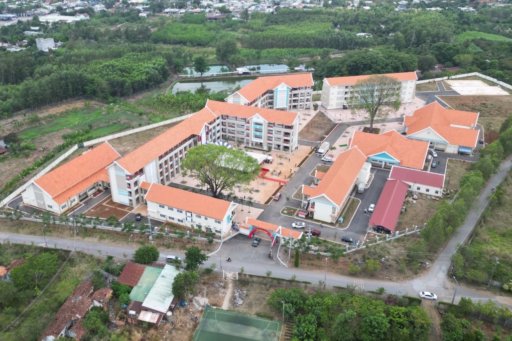 Khánh thành Trường Phổ thông Dân tộc nội trú Đồng Nai 152 tỷ đồng - 4 Khánh thành Trường Phổ thông Dân tộc nội trú Đồng Nai 152 tỷ đồng - 4