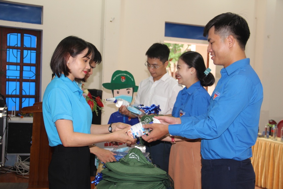 Hà Tĩnh: 1.200 tình nguyện viên sẵn sàng tiếp sức mùa thi - 1 Hà Tĩnh: 1.200 tình nguyện viên sẵn sàng tiếp sức mùa thi - 1