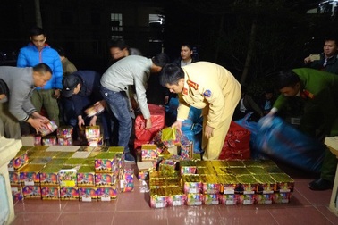 Bắt giữ gần 5 tấn pháo trước Tết Nguyên đán