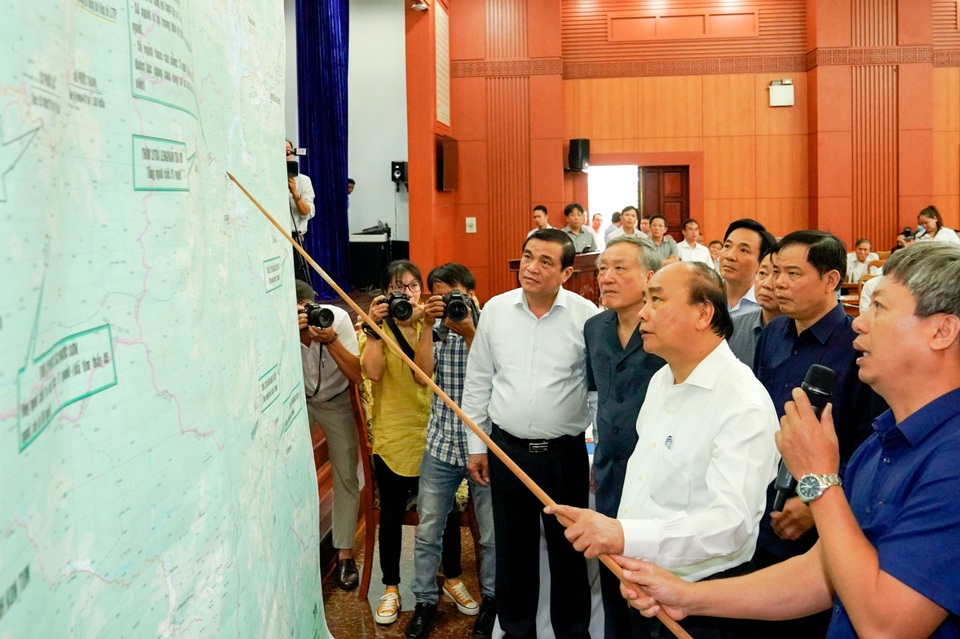 Thủ tướng hoan nghênh các nhà hảo tâm giúp đỡ bà con vùng bão lũ - 1 Thủ tướng hoan nghênh các nhà hảo tâm giúp đỡ bà con vùng bão lũ - 1