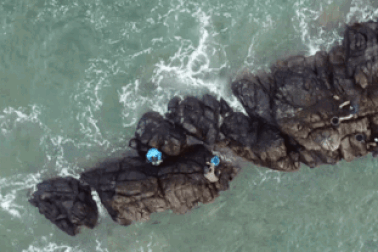 Chuyện sinh - tử trên gành đá Nam Ô: "Chậm chân là... chết!"