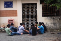 Sặc cháo ở điểm giữ trẻ, bé gái 9 tháng tuổi tử vong