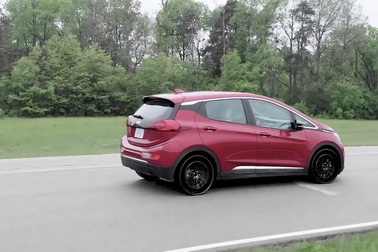GM và Michelin hợp tác phát triển lốp không hơi