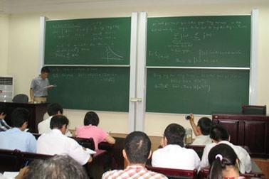 GS Ngô Bảo Châu khai mạc lớp hè 2012