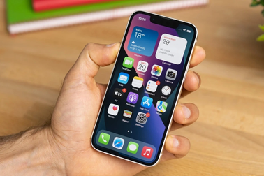 iOS 16 đã phá hỏng chiếc iPhone 12 Mini của tôi