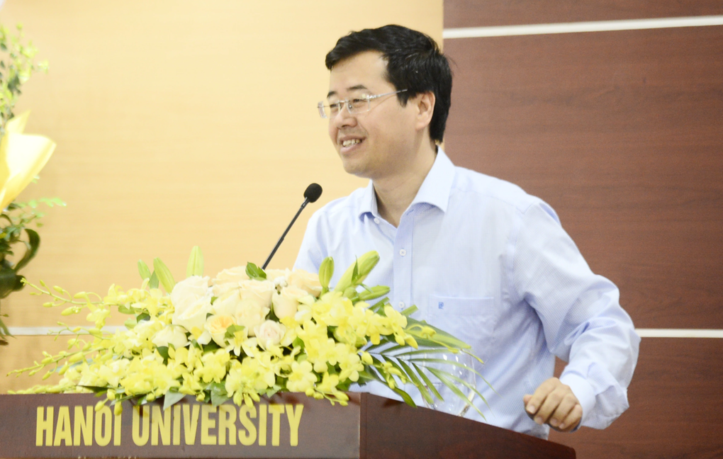 Giáo sư làm lính đánh thuê 3 ngày, kiếm bằng tháng lương đại học - 4 Giáo sư làm lính đánh thuê 3 ngày, kiếm bằng tháng lương đại học - 4