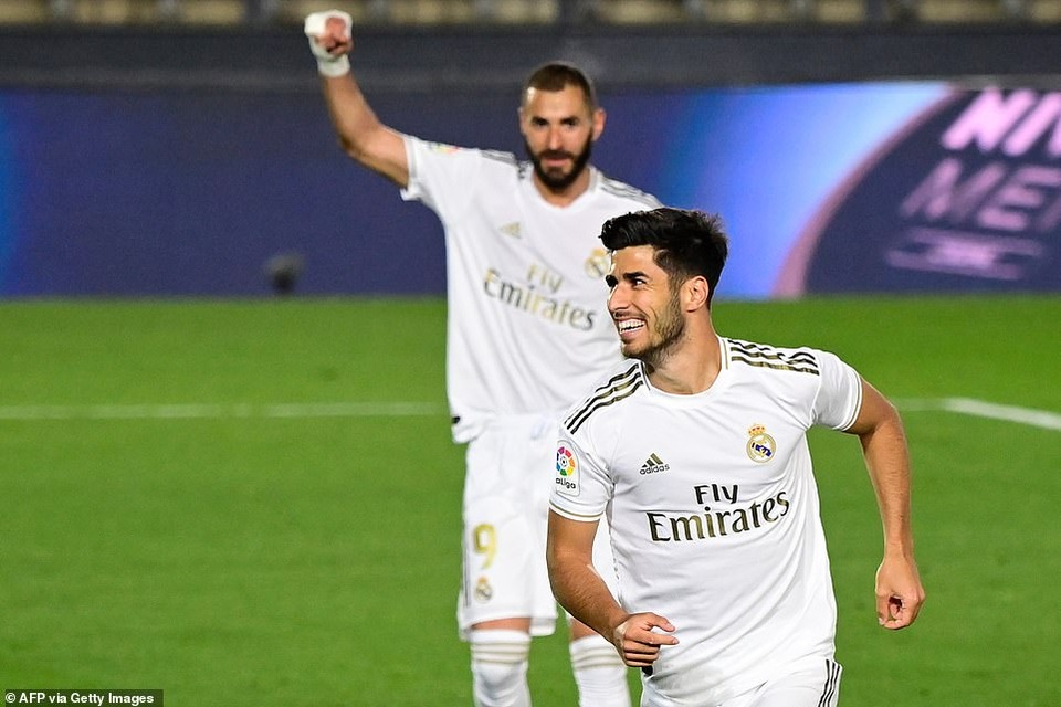 Thắng đậm Valencia, Real Madrid gây áp lực lên Barcelona - 11 Thắng đậm Valencia, Real Madrid gây áp lực lên Barcelona - 11