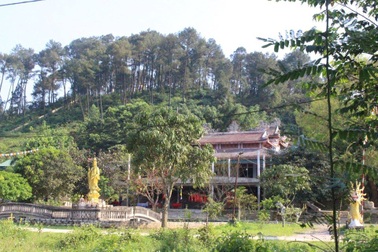 Đền Bà Chúa Lộc thờ thân mẫu Ông Hoàng Mười