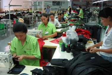 Khi lương công nhân quá eo hẹp    