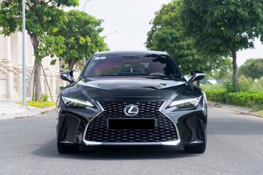Bị hãng "khai tử", Lexus IS chỉ mất giá 1 tỷ đồng sau 4 năm sử dụng
