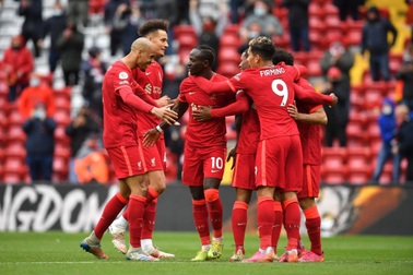 Liverpool 2-0 Crystal Palace: Cú đúp của Mane đưa The Kop vào top 3