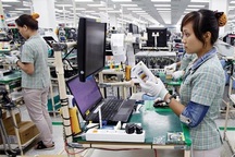 Sau tăng lương, doanh nghiệp phải "gánh" thêm tiền bảo hiểm và công đoàn