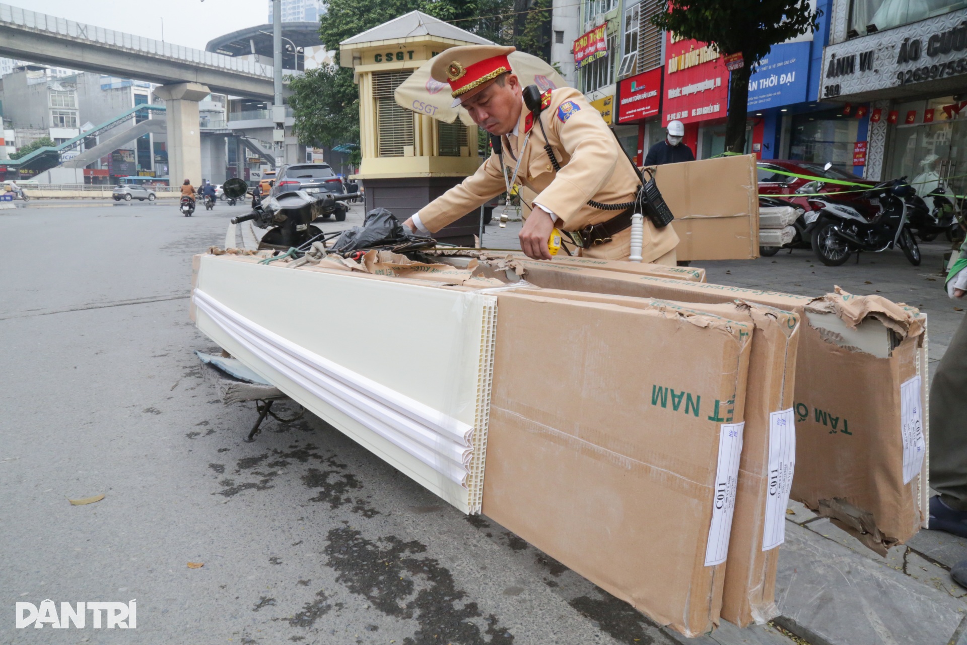 Bị CSGT phạt vì chở hàng cồng kềnh, tài xế nói do phải mưu sinh - 5