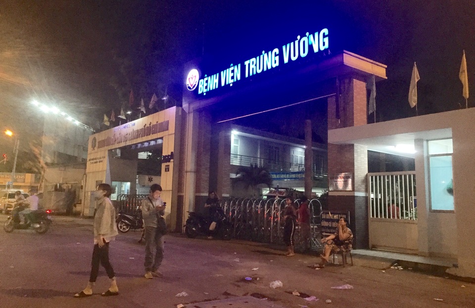 Người nổ súng tự sát ở bệnh viện bị lừa mua đất Alibaba mất hơn 3 tỷ - 1 Người nổ súng tự sát ở bệnh viện bị lừa mua đất Alibaba mất hơn 3 tỷ - 1