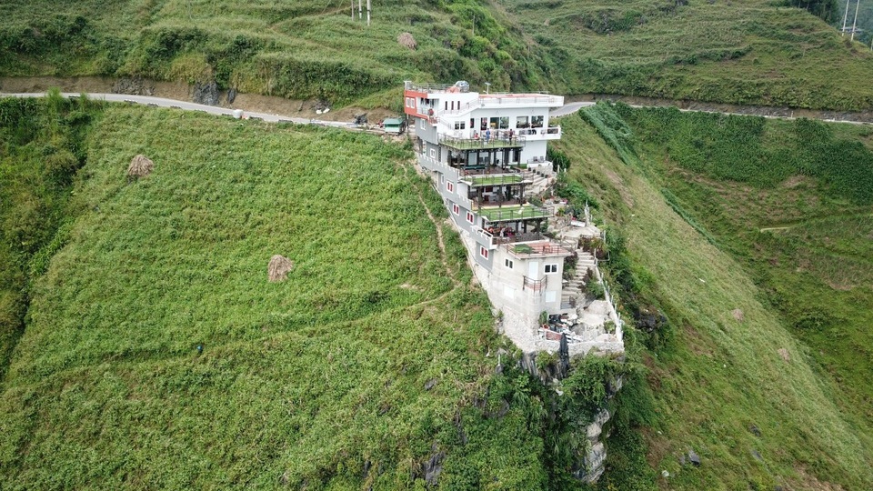 Hà Giang hỏa tốc “giục” xử lý công trình vi phạm Mã Pì Lèng Panorama - 1 Hà Giang hỏa tốc “giục” xử lý công trình vi phạm Mã Pì Lèng Panorama - 1