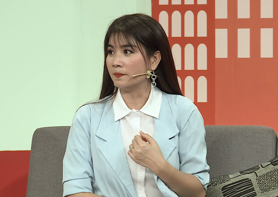 Kha Ly kể từng bị một người thầy quấy rối khi mới vào nghề - 4 Kha Ly kể từng bị một người thầy quấy rối khi mới vào nghề - 4