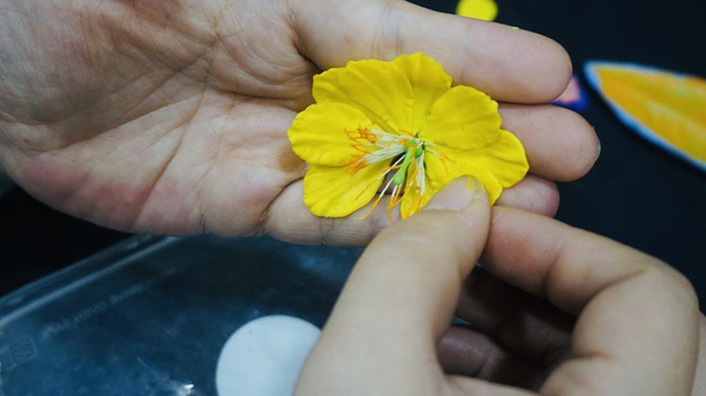 Tết Tân Sửu 2021: Mai vàng khủng độc nhất vô nhị được làm từ đất sét mà không khác gì thật - 8 Tết Tân Sửu 2021: Mai vàng khủng độc nhất vô nhị được làm từ đất sét mà không khác gì thật - 8
