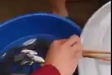 Người Thái ở Sơn La ăn cá sống nhảy tanh tách