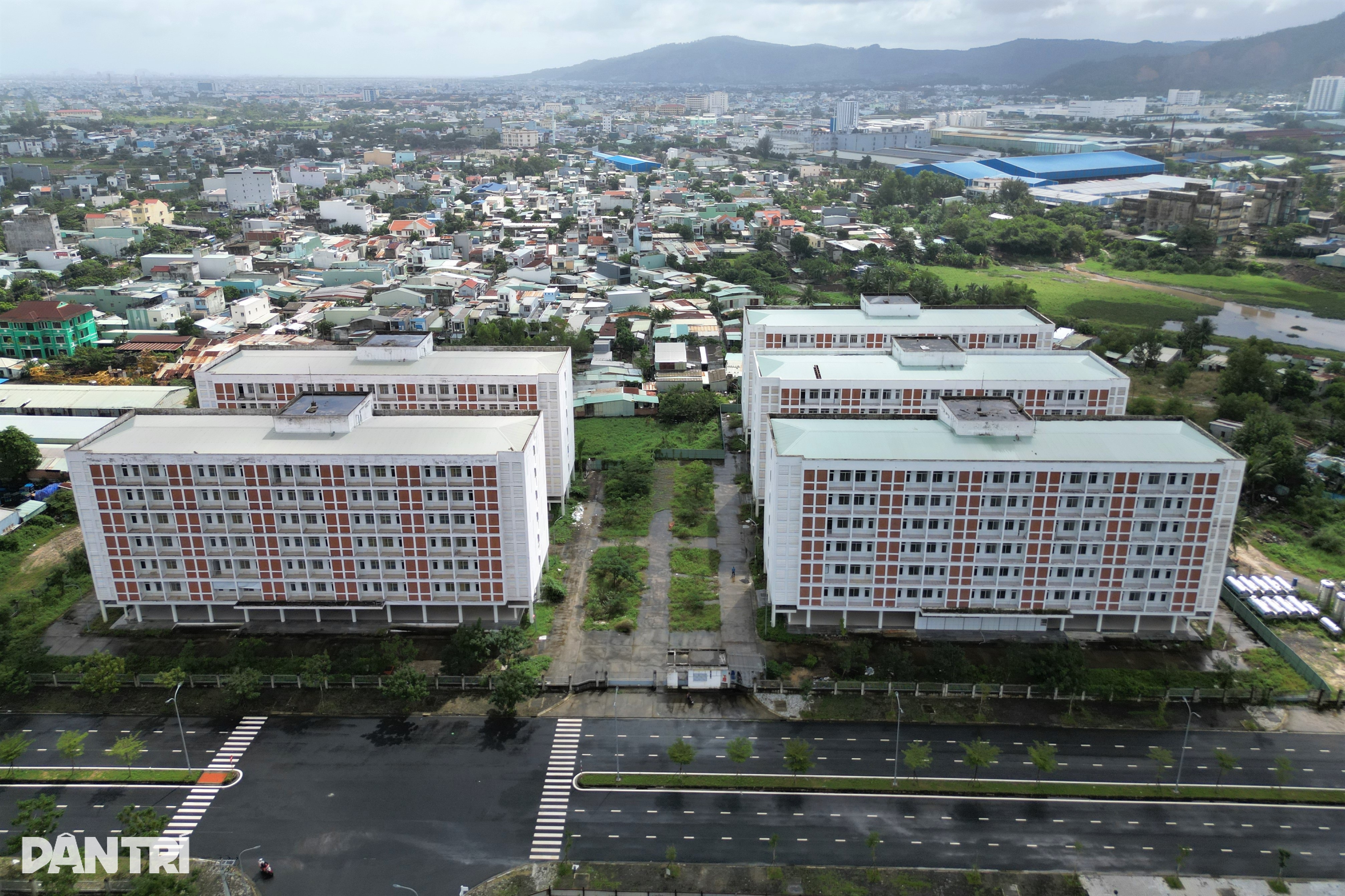 Thu nhập 5 triệu đồng, phải chi 2 triệu đồng tiền thuê phòng trọ - 1
