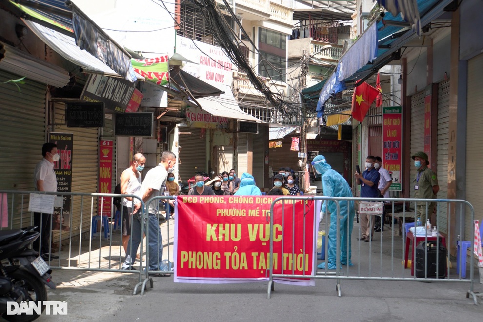 Hàng loạt khu vực nội thành Hà Nội phong tỏa liên quan đến 5 ca F0 mới - 3 Hàng loạt khu vực nội thành Hà Nội phong tỏa liên quan đến 5 ca F0 mới - 3