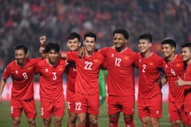 Xuân Son cầm chắc giải ngoại binh hay nhất năm, Tiến Linh đua Quả bóng vàng