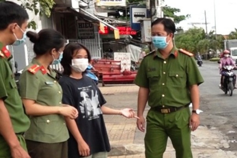 An Giang: Đàn bà, học sinh… dũng cảm xông pha bắt cướp - 1 An Giang: Đàn bà, học sinh… dũng cảm xông pha bắt cướp - 1