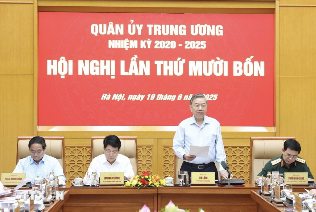 Tổng Bí thư: Sắp xếp tổ chức quân sự phù hợp với chính quyền địa phương hai cấp - 1 Tổng Bí thư: Sắp xếp tổ chức quân sự phù hợp với chính quyền địa phương hai cấp
