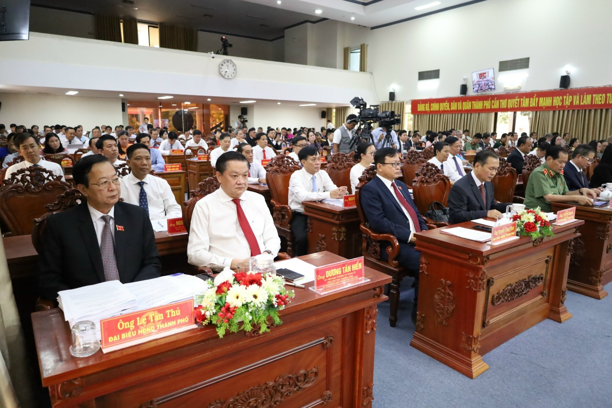 Thấy nói đúng phải nhận, đây là lỗi chúng ta, không phải lỗi người dân - 2 Thấy nói đúng phải nhận, đây là lỗi chúng ta, không phải lỗi người dân - 2