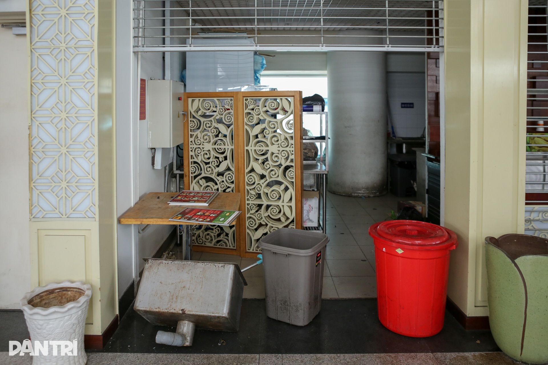 Nhà ga quốc tế sân bay Tân Sơn Nhất nhếch nhác không tưởng - 5 Nhà ga quốc tế sân bay Tân Sơn Nhất nhếch nhác không tưởng - 5