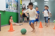 Nghỉ dịch Covid-19 kéo dài: Cẩn trọng với trầm cảm của trẻ