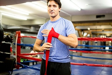 Hình ảnh tân Thủ tướng Canada gây sốt vì… quá quyến rũ