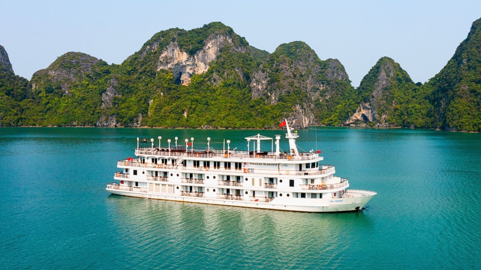 Tàu Hạ Long đón khách trở lại: Khách Tây đông áp đảo so với khách Việt - 1 Tàu Hạ Long đón khách trở lại: Khách Tây đông áp đảo so với khách Việt - 1