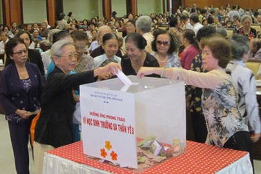 Nữ học sinh miền Nam chung tay xây trường học ở Trường Sa