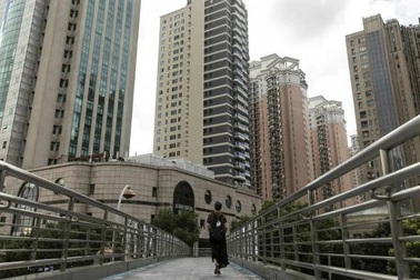 Thêm công ty bất động sản Trung Quốc vỡ nợ, giới đầu tư lo sốt vó